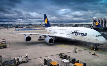 Welke luchtvaartmaatschappijen vliegen van Amsterdam naar DE VS?