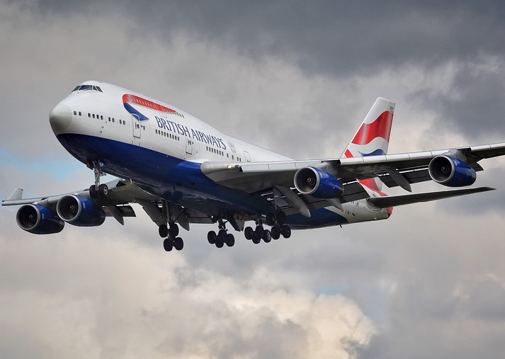 Which airlines fly cheapest from Gatwick to Amsterdam