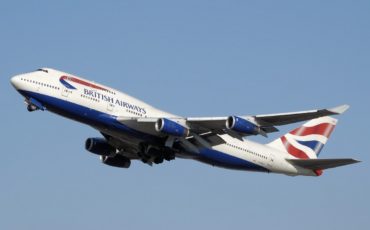 Welche Fluggesellschaft fliegt von Newcastle nach Amsterdam
